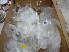 Mixed quantity of drinking and table glassware