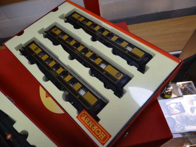 Boxed Hornby R1038 'Orient Express' set - Image 4 of 6