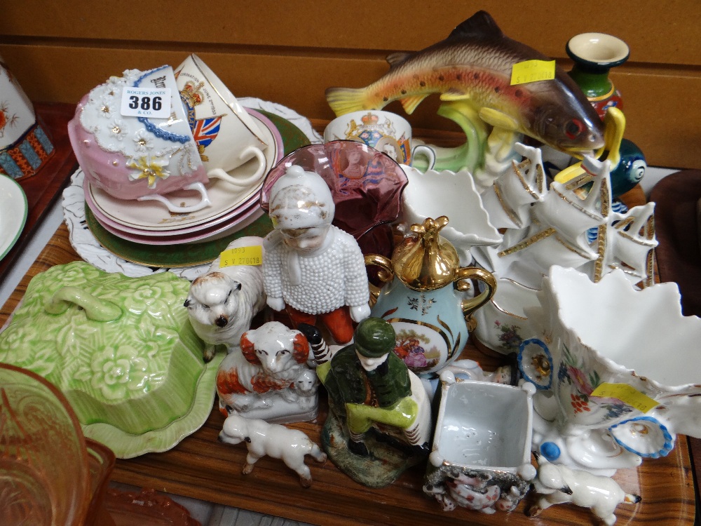 Tray of various ornaments & commemorative ware