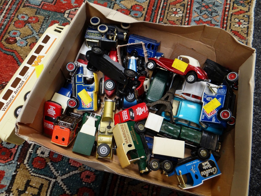 A box of various diecast vehicles, Matchbox etc (all unboxed)