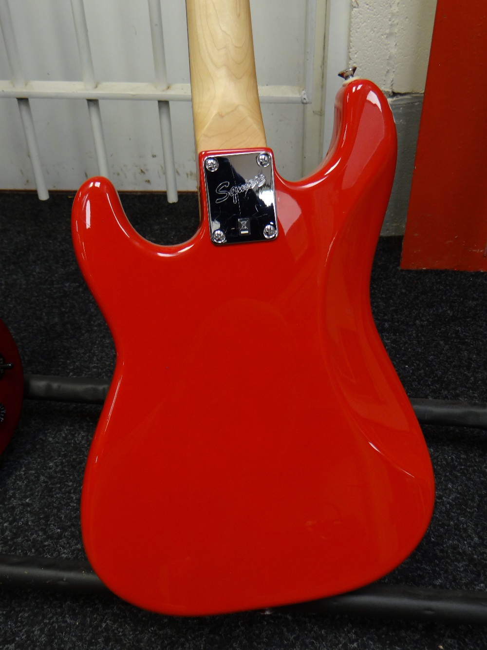 A replica Fender Squire mini electric guitar - Image 4 of 5