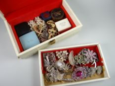 Jewellery box & contents containing costume jewellery etc