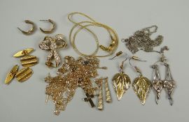 A PARCEL OF YELLOW METAL JEWELLERY possibly some gold content