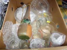 Box of miscellaneous glassware including heavy bowl