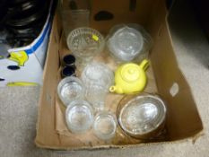 Box of mainly glassware