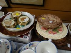 Boxed Royal Albert collectors plates, tourist wall plaques etc