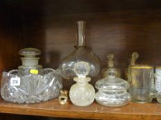 Mixed parcel of glassware