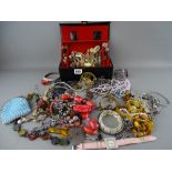 Mixed collection of antique and vintage jewellery