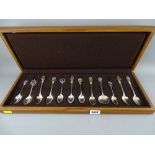 Cased quantity of collector's teaspoons