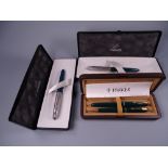 Vintage Green Parker Slimfold fountain pen (with14k nib) and pencil set with gold plated trim in box