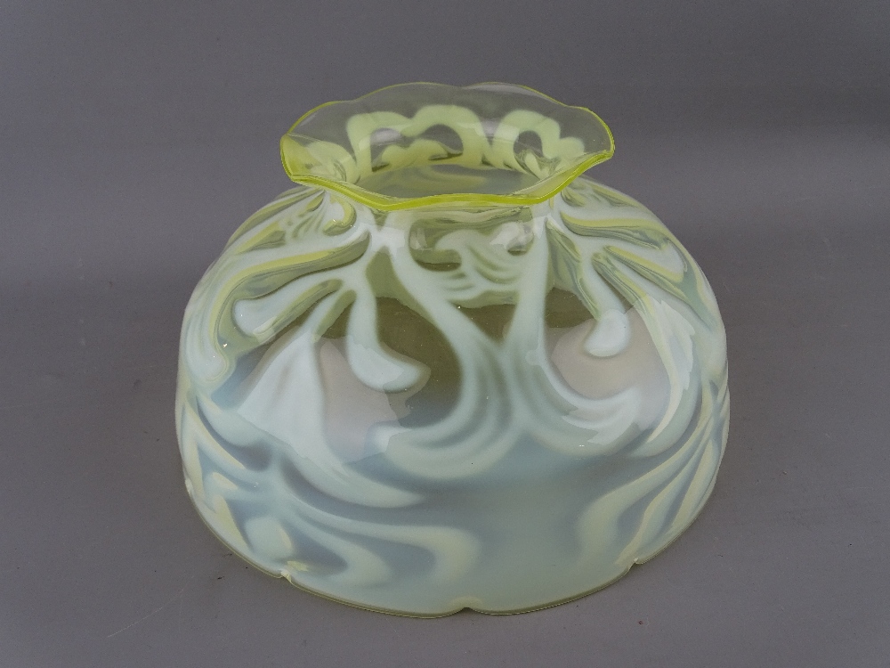 AN ART NOUVEAU VASELINE GLASS SHADE, 14 cms high, 24.5 cms diameter maximum