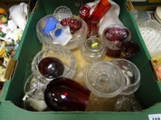 Box of mixed glassware including cranberry etc