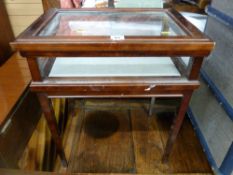 Small mahogany and glass display cabinet with lift-up lid