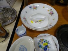 Minton Marlow bowl and items of cabinet china including Aynsley, Coalport etc