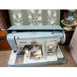 Cased Jones sewing machine with pedal E/T