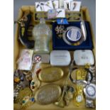 Interesting collectables lot to include two vintage brass snuff boxes, a chrome Davey playing card