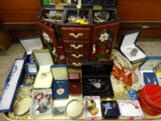 Good collection of gold, silver and costume jewellery etc contained in a modern jewellery cabinet