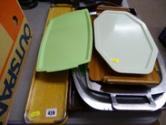 Quantity of vintage trays in various materials