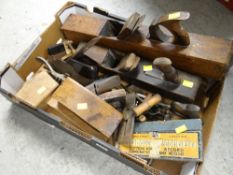 Box of good vintage carpentry tools including wooden planes, mallet etc