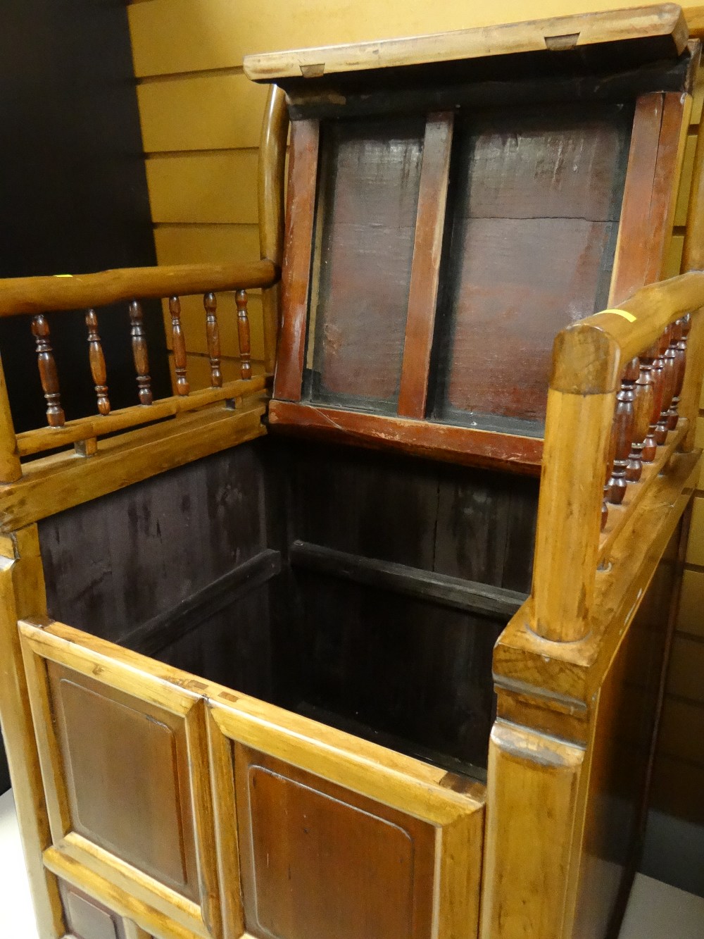 An Oriental inlaid hardwood decorated storage seat - Image 2 of 2