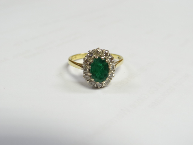 18ct gold emerald & diamond cluster ring, 4grms approx. - Image 5 of 7