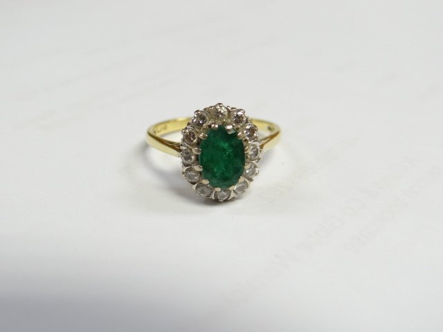 18ct gold emerald & diamond cluster ring, 4grms approx. - Image 6 of 7