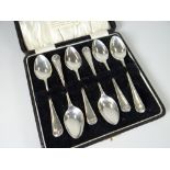 A cased set of hallmarked silver teaspoons