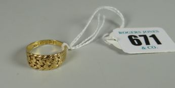 Ladies 18ct gold ring, 5grms approx.