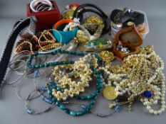 Mixed quantity of vintage and other costume jewellery etc