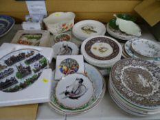 Quantity of decorative wall plates etc