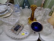 Mixed selection of vintage and other glassware