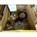 Box of vintage and other glassware