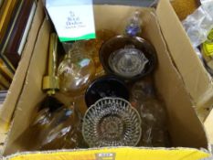 Box of vintage and other glassware