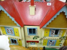 Excellent presented doll's house