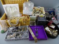 Parcel of mixed jewellery