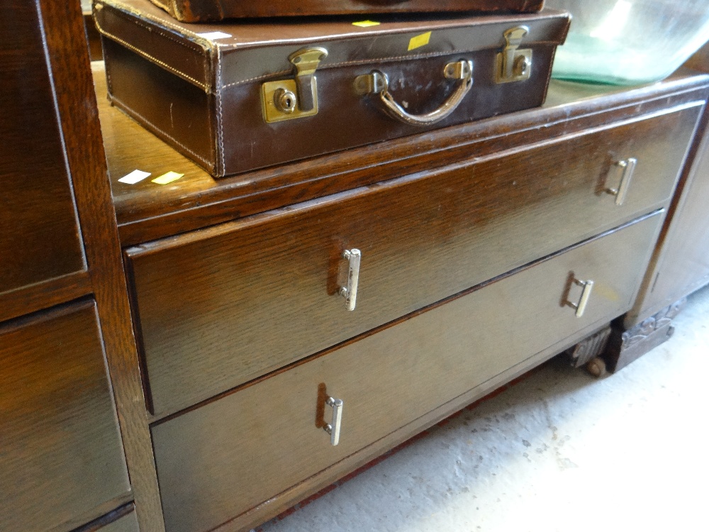 A vintage Deco-style oak mirrored dressing table & chest of four drawers - Image 2 of 2