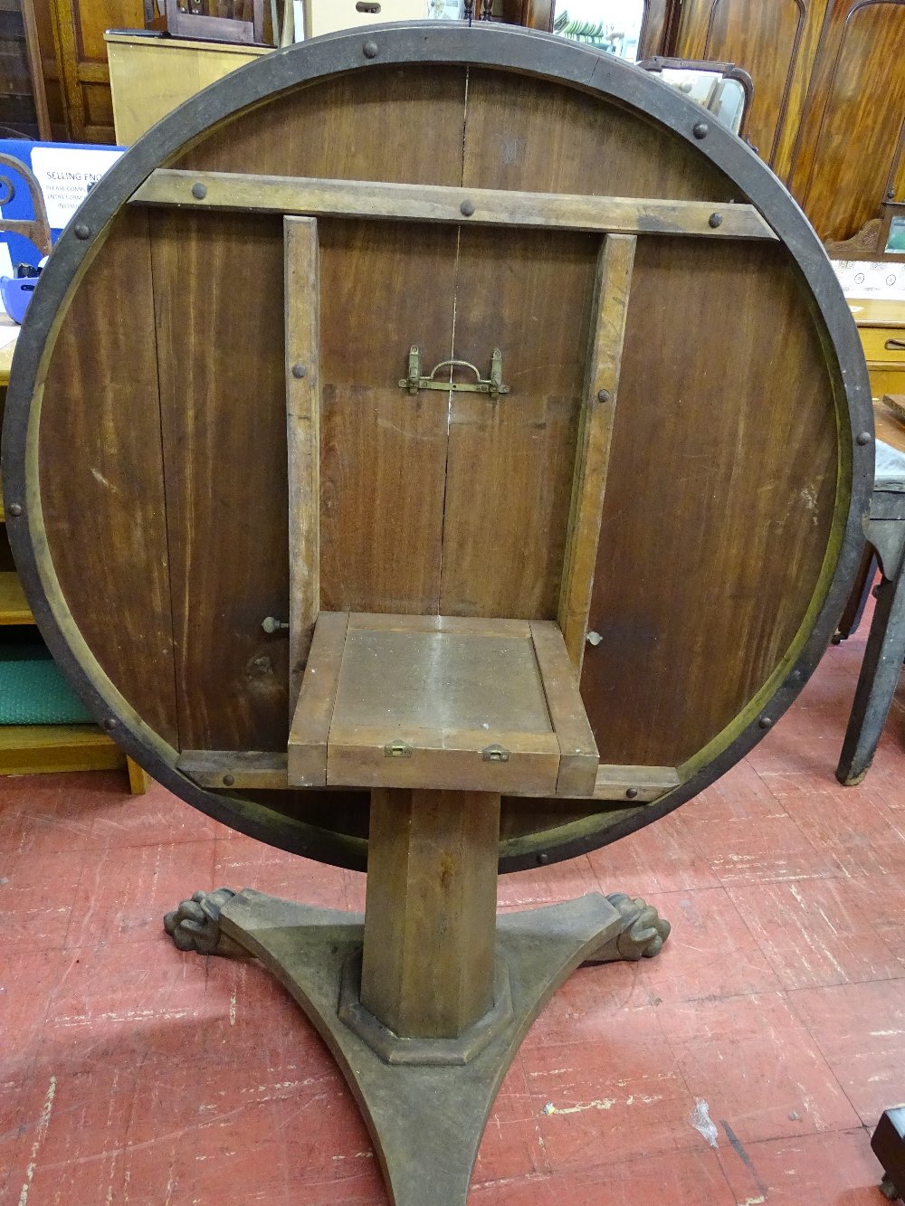 A VICTORIAN MAHOGANY CIRCULAR TOPPED LOO TABLE on a square segmented column to a platform base and - Image 2 of 3