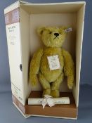 A STEIFF BRITISH COLLECTOR'S TEDDY BEAR, 'Blond 40', 1908 replica (1994), button in ear white tag