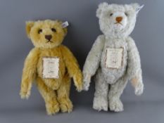 TWO LIMITED EDITION STEIFF TEDDY BEARS, 1911 replica in white mohair, button in ear tag no. 01810/