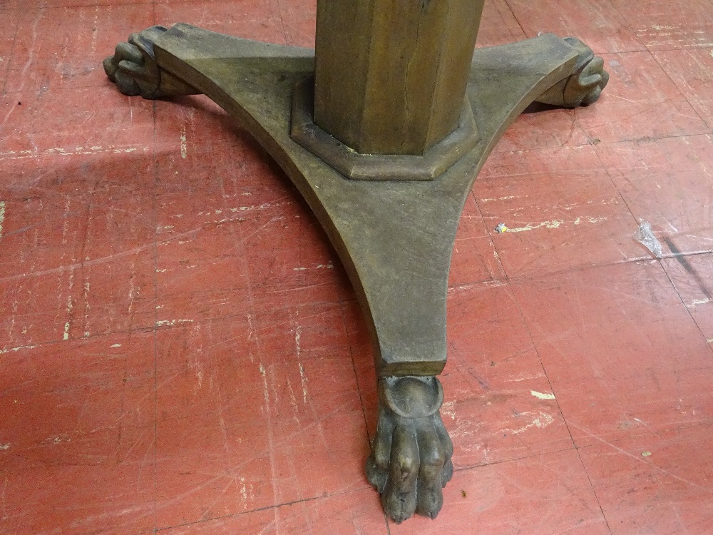 A VICTORIAN MAHOGANY CIRCULAR TOPPED LOO TABLE on a square segmented column to a platform base and - Image 3 of 3