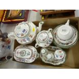 Quantity of Spode 'Chinese Rose' tableware including a lidded teapot and sucrier
