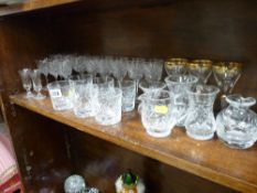 Parcel of mixed drinking glassware, sundae dishes etc