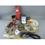 Tray with large quantity of mixed dress jewellery