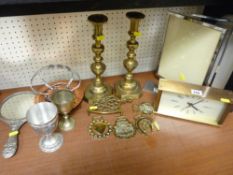 Modern clock, chrome revolving picture frame, pair of good brass candleholders, horse brasses,