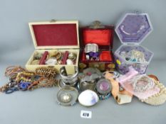 Tray with good quantity of mixed jewellery including three small jewellery boxes and large bangles