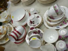 Parcel of mixed china teaware in three patterns