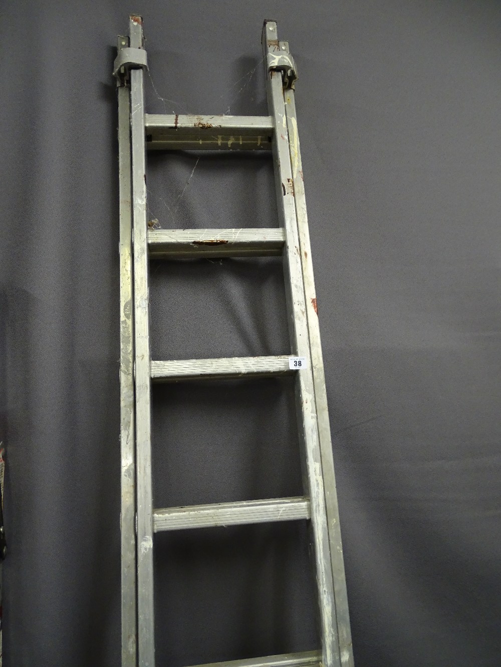 Two section aluminium extending ladder