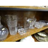 Parcel of cut and other glassware (top shelf)