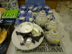 Quantity of modern Spode Italian teaware, three piece Oriental teaset etc