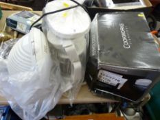 Small parcel of electrics, Delonghi 2400 fan heater, small coffee machine and toaster E/T